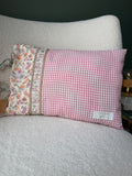 Coussin floral oiseaux vichy rose