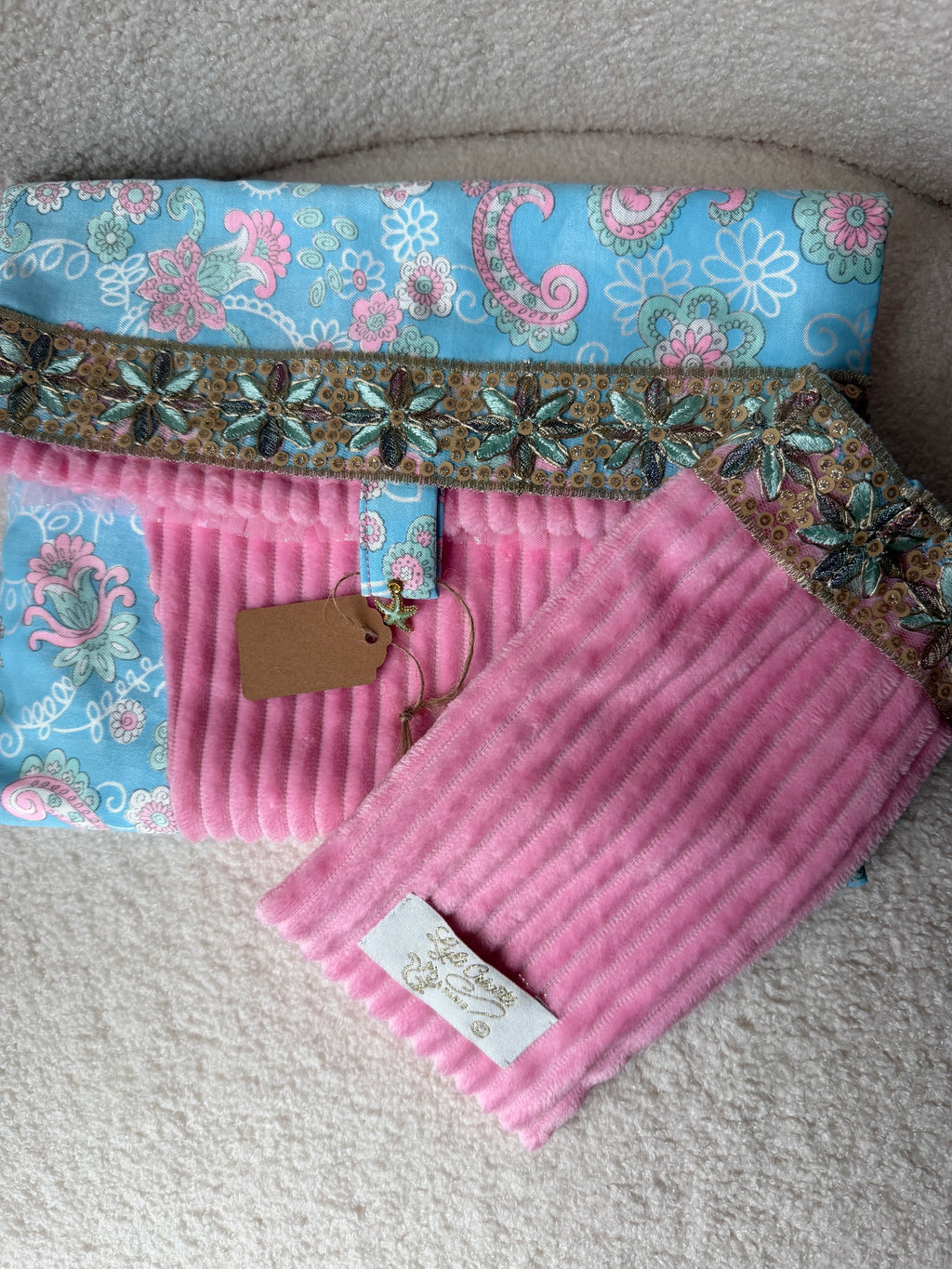 Pochette et emporte-parfum velours et bleu impression cachemire