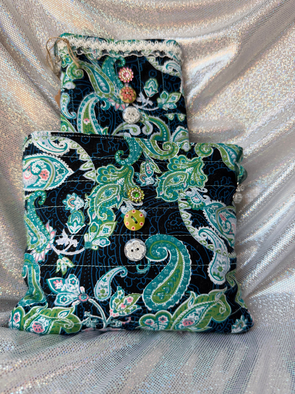 Duo de pochettes matelassées motif cachemire – pièce unique