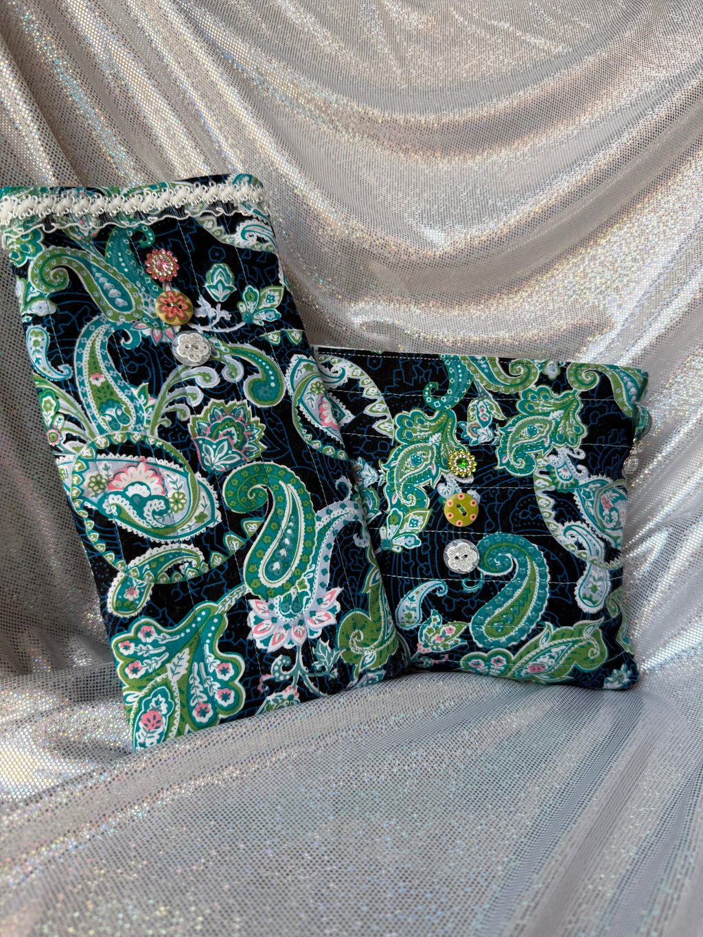 Duo de pochettes matelassées motif cachemire – pièce unique