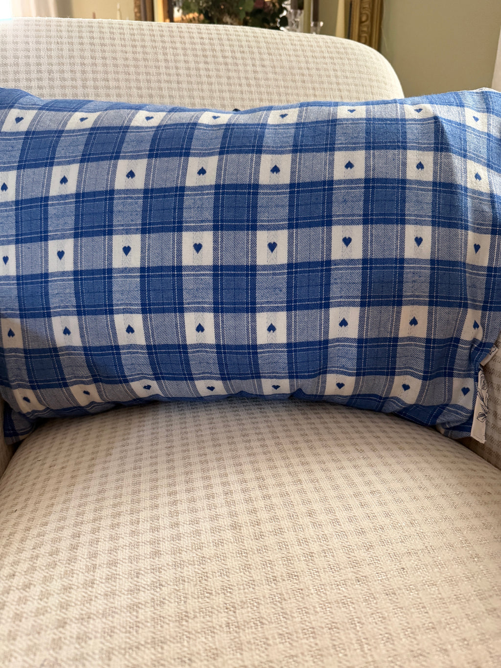 Housse de coussin « Bleue » – Toile de Jouy & petits cœurs 🩵