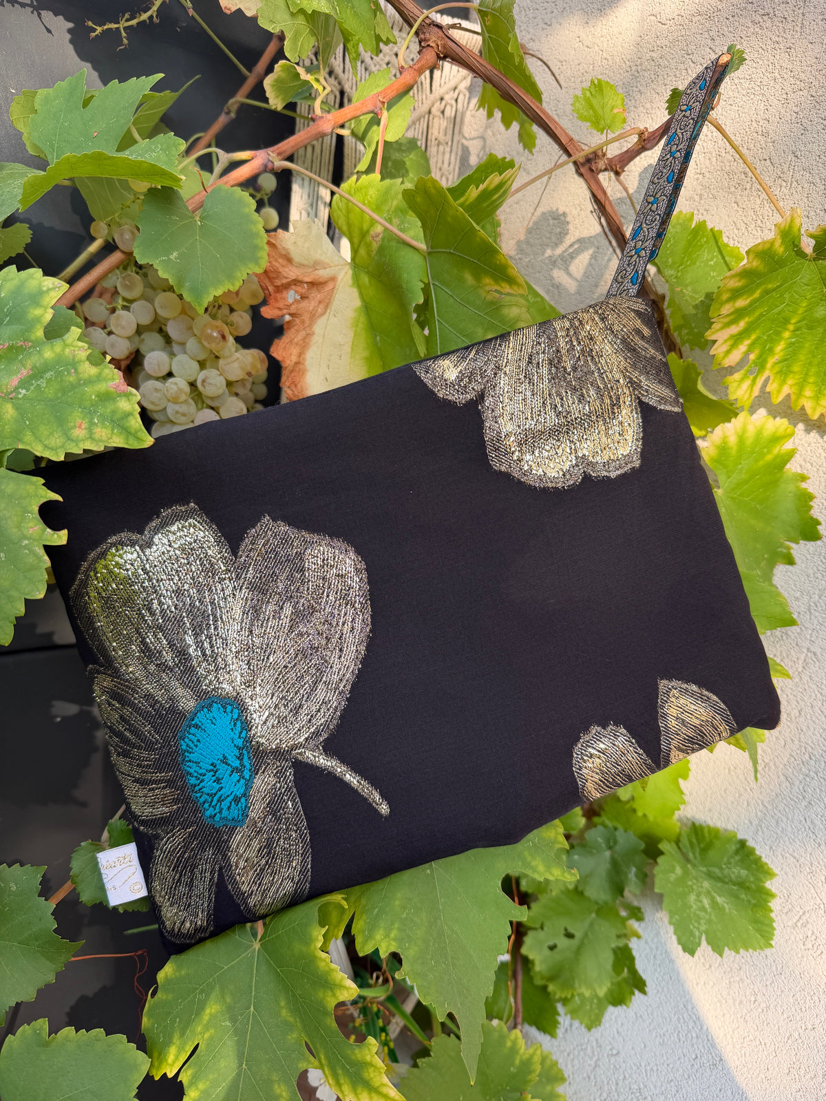 Pochette précieuse – noir, or & bleu turquoise ✨