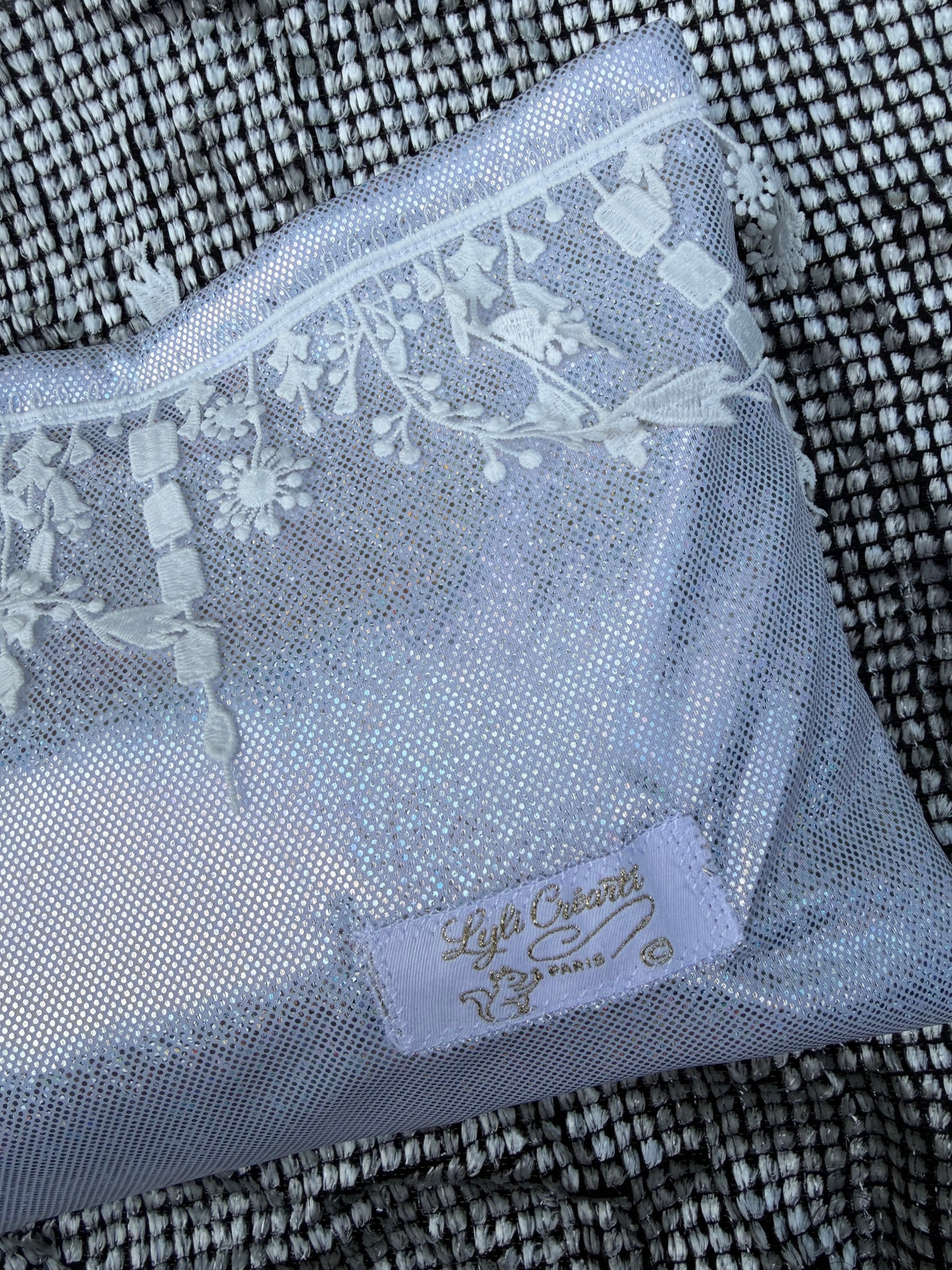 Pochette souple argentée & dentelle bl