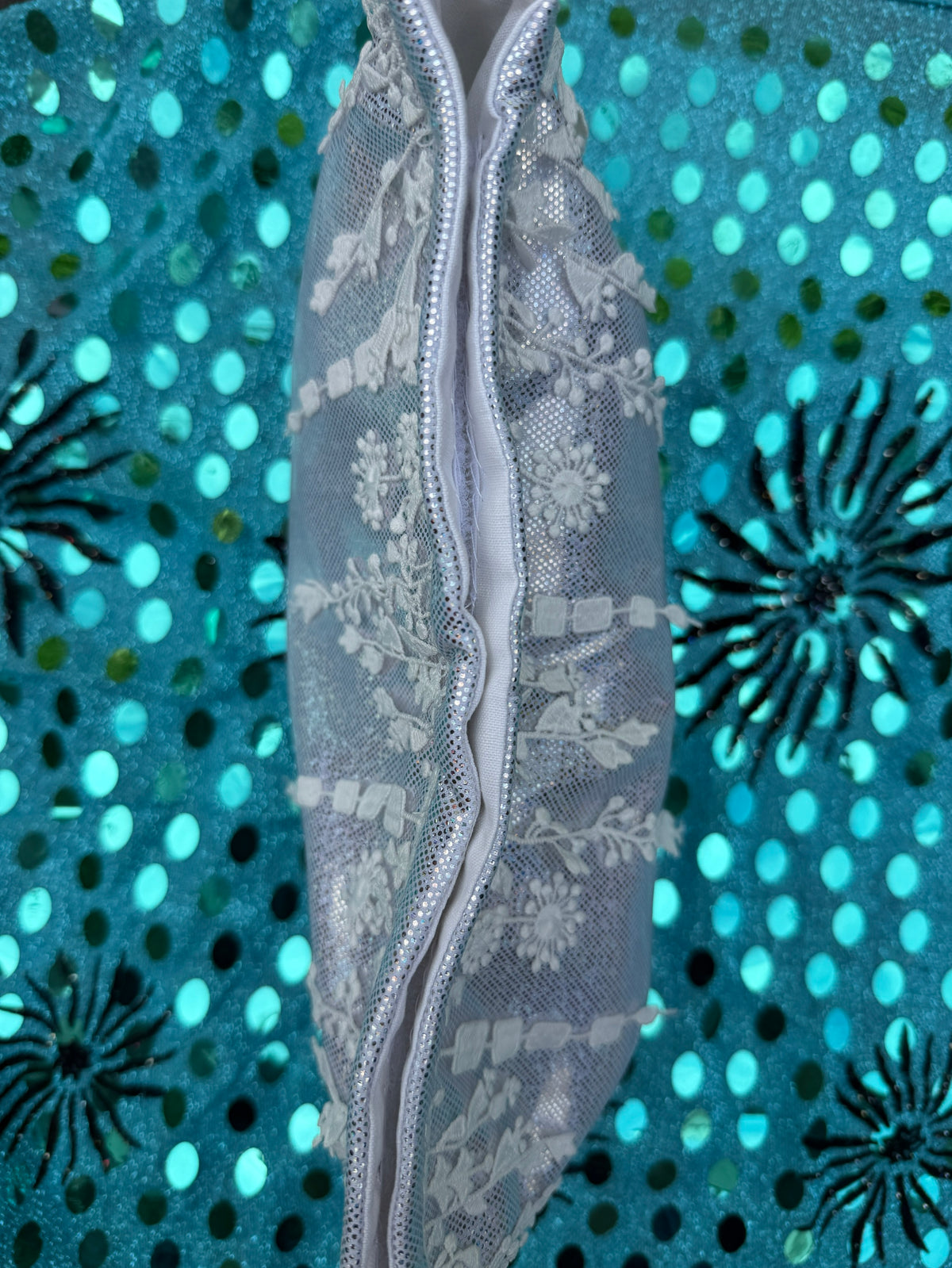 Pochette souple argentée & dentelle bl