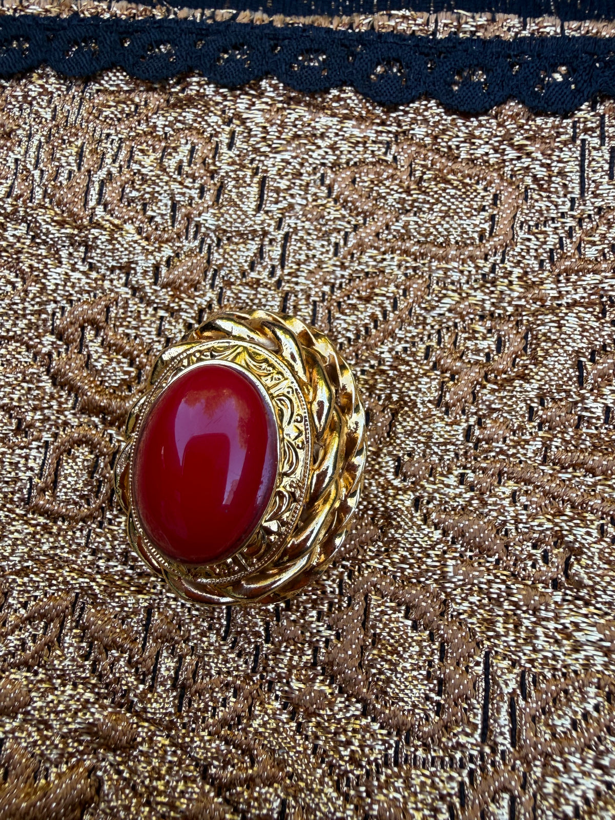 Pochette précieuse en brocart doré